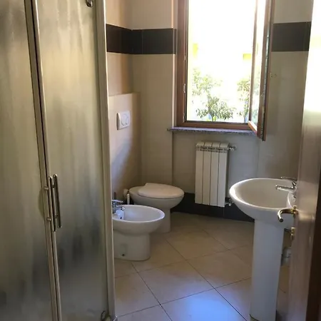 Apartment Trilocale In Piano Terra Indipendente
